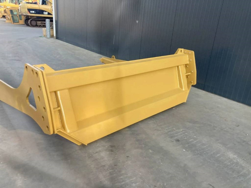 Cat 730 NG - Tail lift for Construction machinery: picture 3 Cat 730 NG - Tail lift for Construction machinery: picture 3