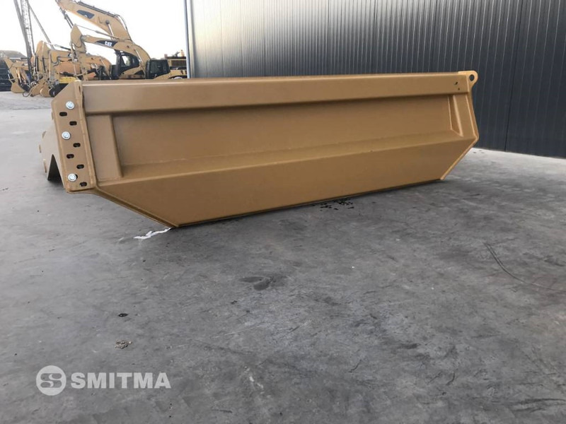 Cat 730 - Tail lift for Construction machinery: picture 4 Cat 730 - Tail lift for Construction machinery: picture 4