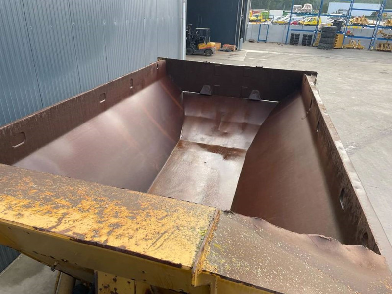 Articulated dumper Cat 735: picture 12