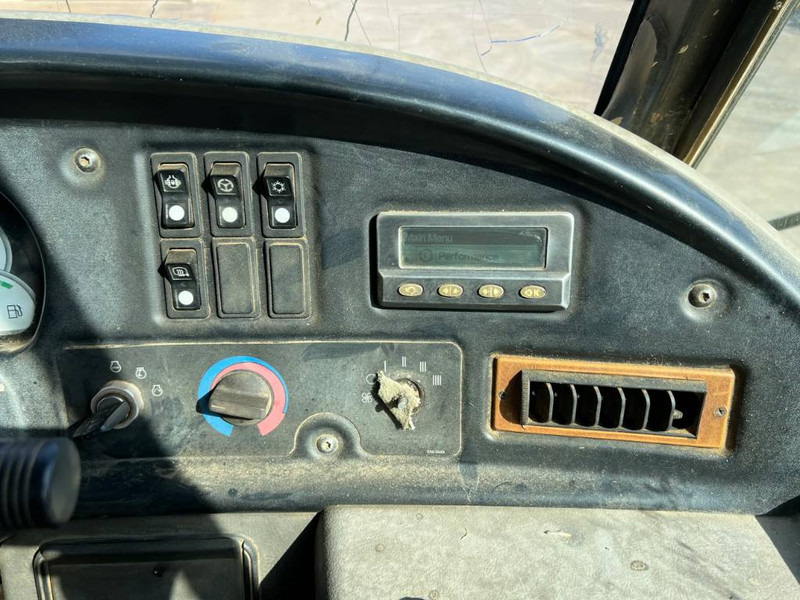 Articulated dumper Cat 740: picture 9