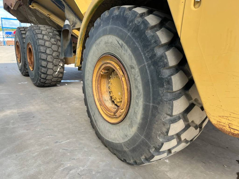 Articulated dumper Cat 740: picture 16