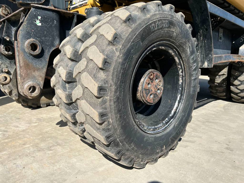 Wheel excavator Cat M316C: picture 17