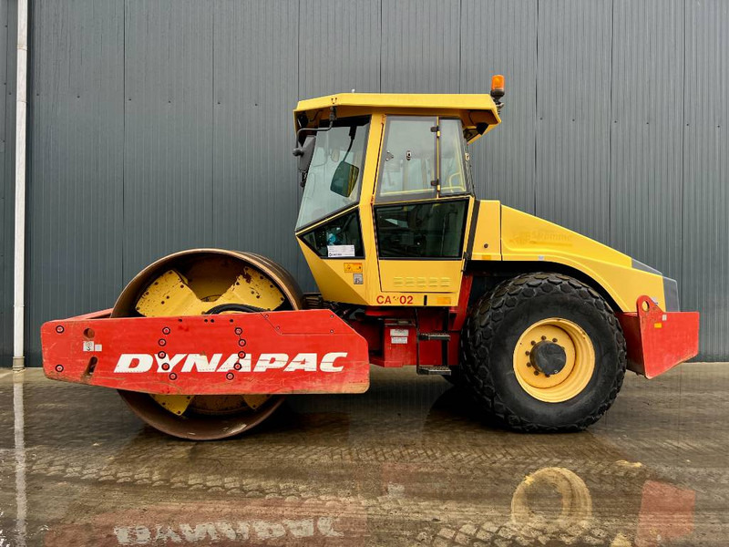 Dynapac CA302D - Roller: picture 2 Dynapac CA302D - Roller: picture 2
