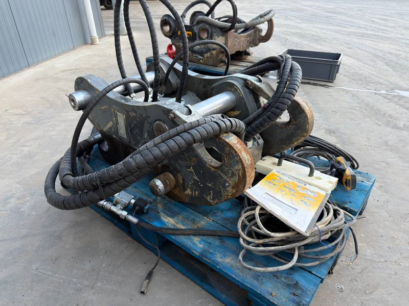 Liebherr SWA48 - 323F Likufix - Quick coupler for Construction machinery: picture 4 Liebherr SWA48 - 323F Likufix - Quick coupler for Construction machinery: picture 4