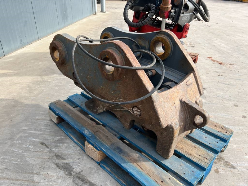 Miller Caterpillar 330C / 330D / 336D / 336E / 336F Geit - Quick coupler for Construction machinery: picture 3 Miller Caterpillar 330C / 330D / 336D / 336E / 336F Geit - Quick coupler for Construction machinery: picture 3