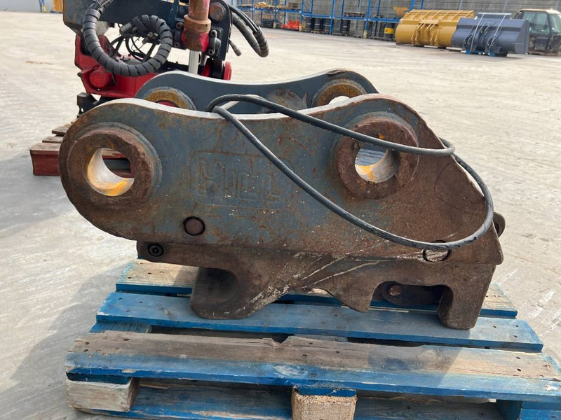 Miller Caterpillar 330C / 330D / 336D / 336E / 336F Geit - Quick coupler for Construction machinery: picture 4 Miller Caterpillar 330C / 330D / 336D / 336E / 336F Geit - Quick coupler for Construction machinery: picture 4