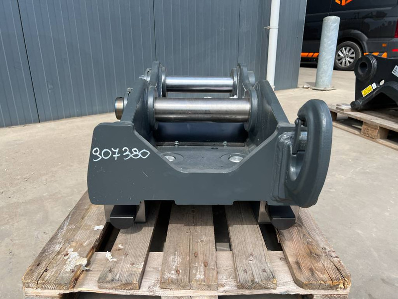 OilQuick OQ80 - 323 NG - Quick coupler for Construction machinery: picture 2 OilQuick OQ80 - 323 NG - Quick coupler for Construction machinery: picture 2
