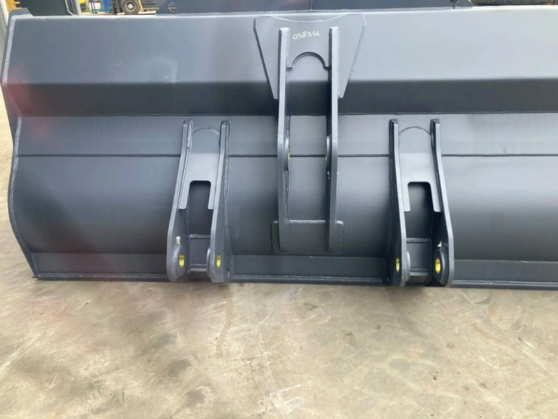 Volvo L120E - Bucket for Construction machinery: picture 3 Volvo L120E - Bucket for Construction machinery: picture 3