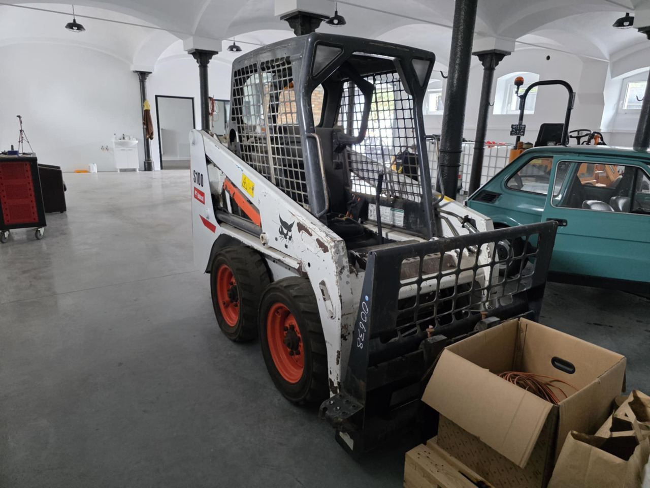 BOBCAT S100 - Skid steer loader: picture 2 BOBCAT S100 - Skid steer loader: picture 2