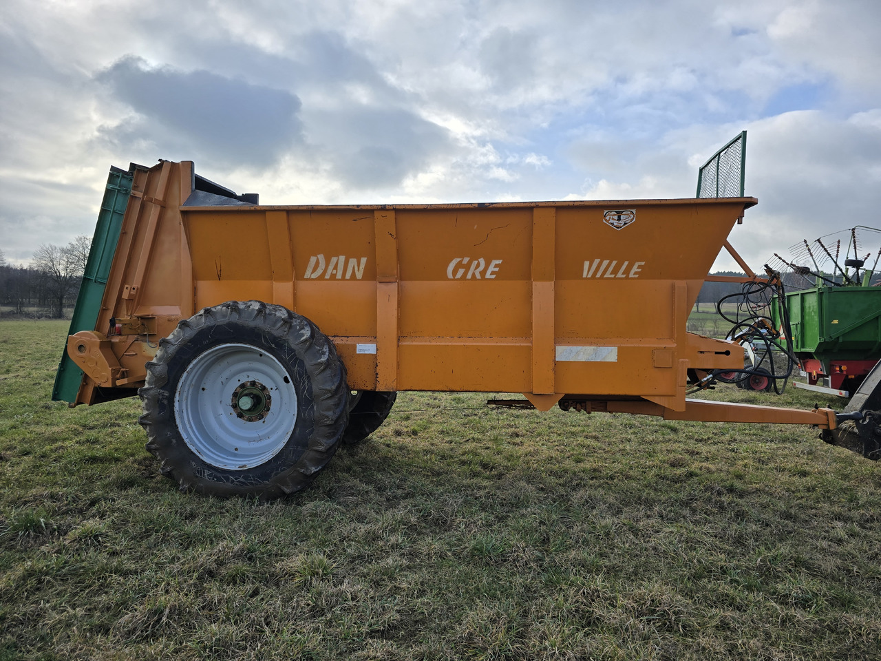 DANGREVILLE 14 - Manure spreader: picture 2 DANGREVILLE 14 - Manure spreader: picture 2