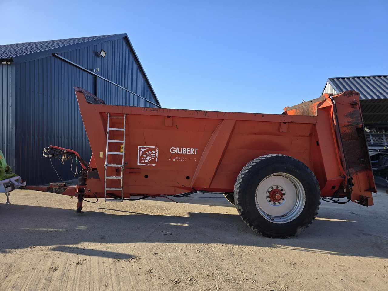 GILIBERT HELIOS 15 - Manure spreader: picture 1 GILIBERT HELIOS 15 - Manure spreader: picture 1