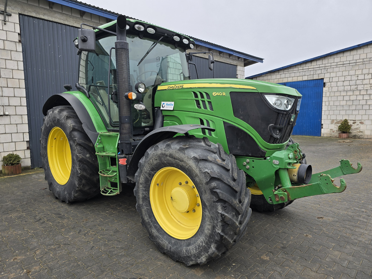 JOHN DEERE 6140R - Farm tractor: picture 1 JOHN DEERE 6140R - Farm tractor: picture 1