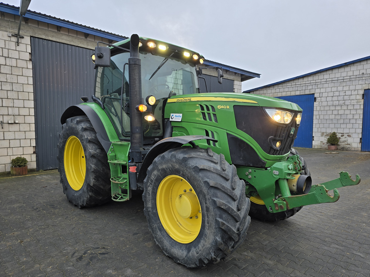 JOHN DEERE 6140R - Farm tractor: picture 2 JOHN DEERE 6140R - Farm tractor: picture 2