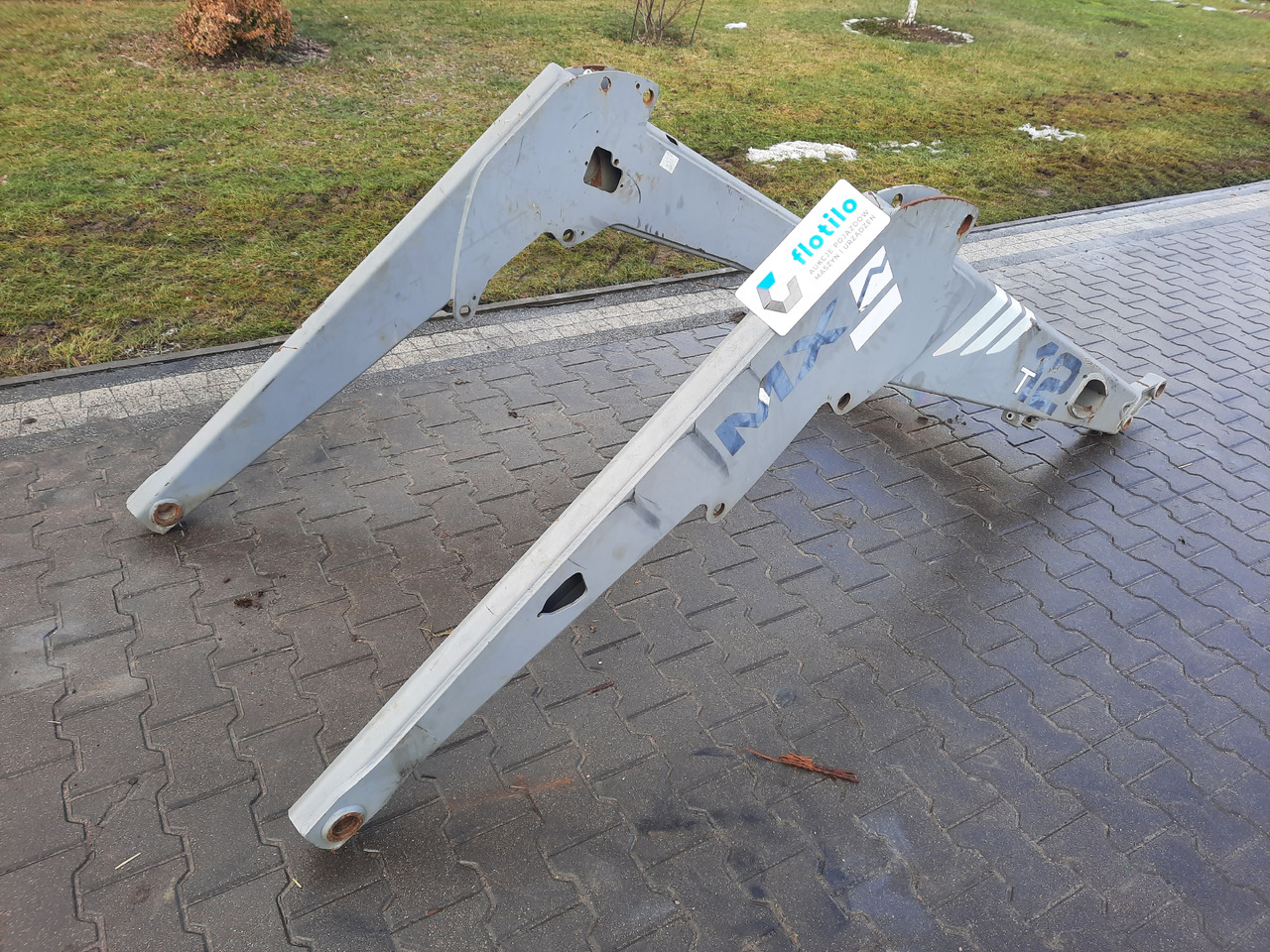 Mailleux MX T12 - Front loader for tractor for Agricultural machinery: picture 3 Mailleux MX T12 - Front loader for tractor for Agricultural machinery: picture 3