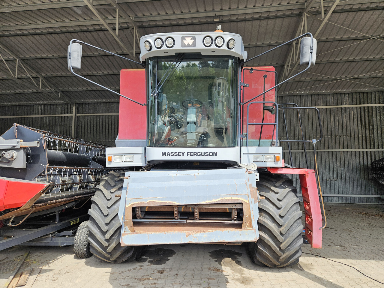 Massey Ferguson Cerea - Combine harvester: picture 1 Massey Ferguson Cerea - Combine harvester: picture 1