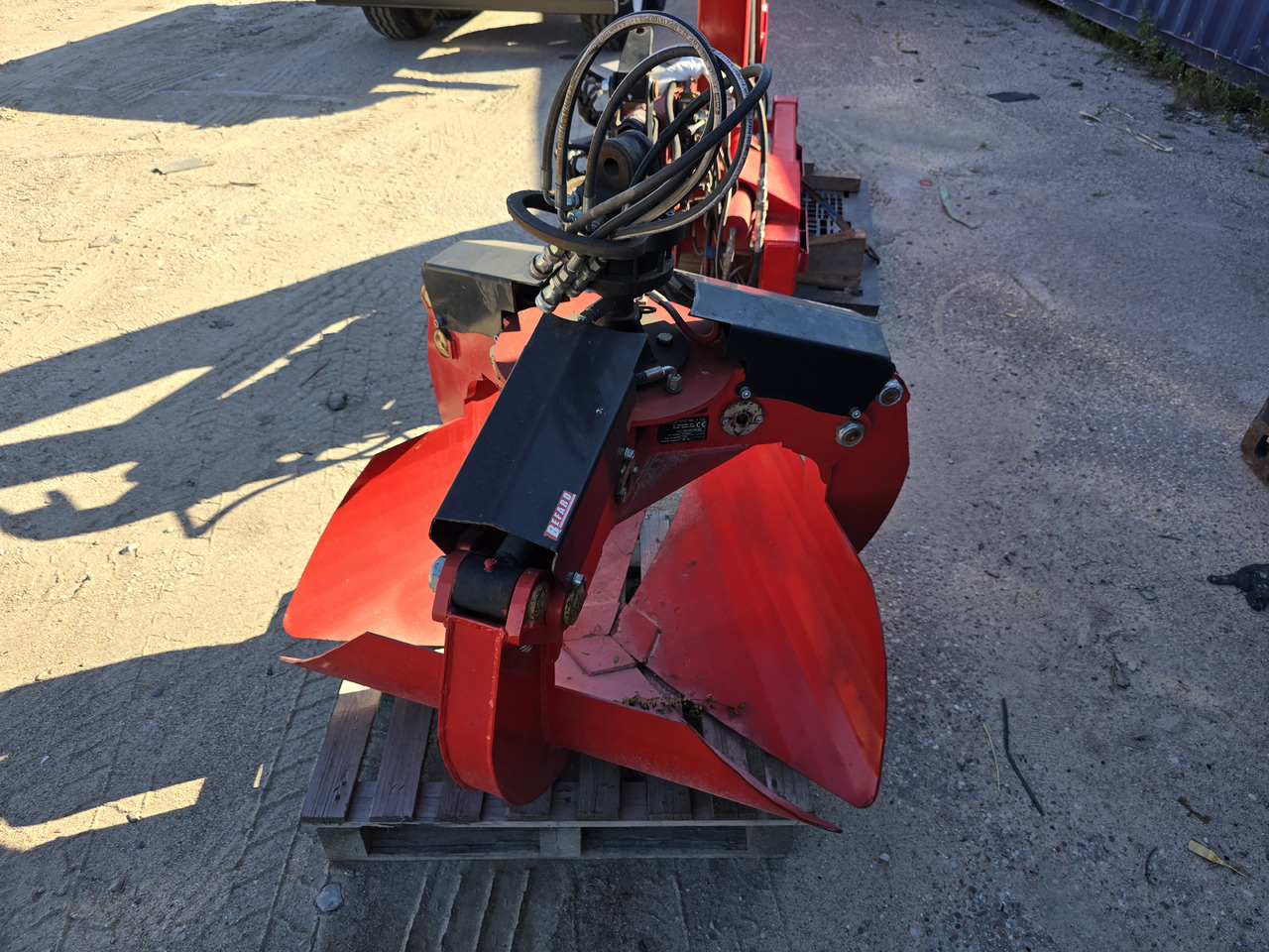 Befard XF 1700 z chwytakiem BEFARD BSR 150 - Other machinery: picture 5 Befard XF 1700 z chwytakiem BEFARD BSR 150 - Other machinery: picture 5