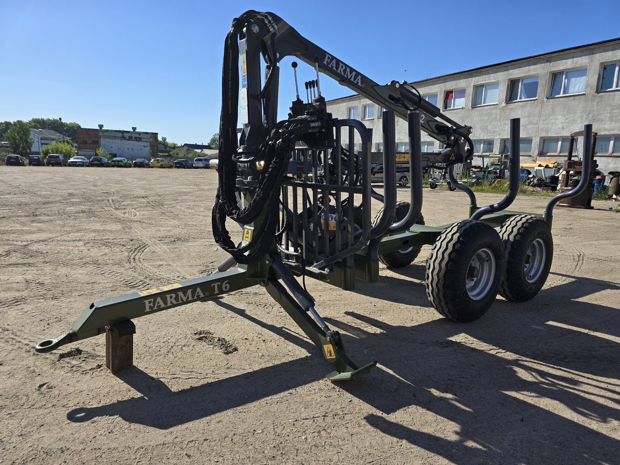 FARMA T6 + żuraw C4,2 - Other machinery: picture 1 FARMA T6 + żuraw C4,2 - Other machinery: picture 1