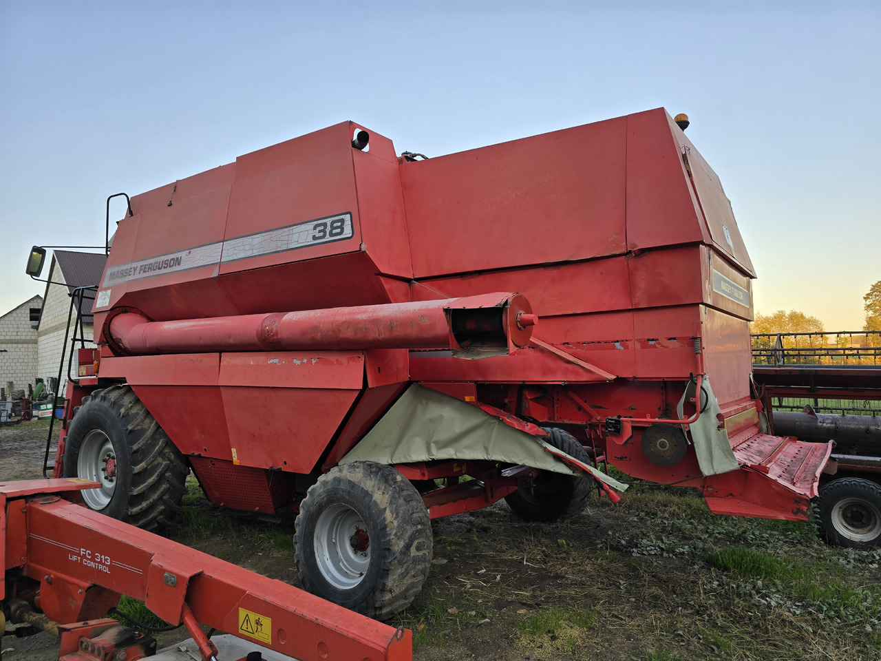 Massey-ferguson 38 - Combine harvester: picture 5 Massey-ferguson 38 - Combine harvester: picture 5