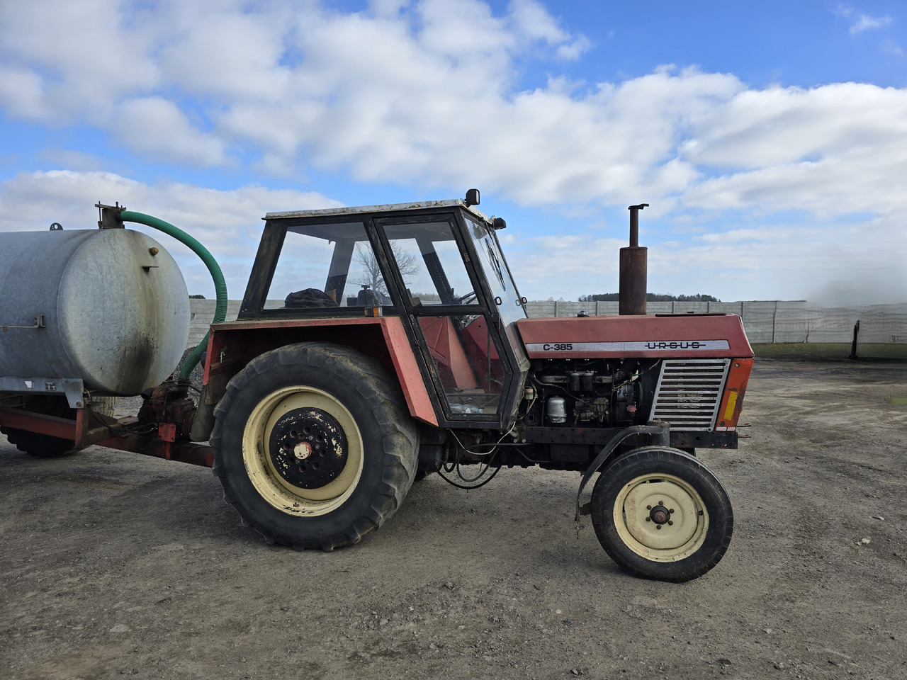 Ursus C-385 - Farm tractor: picture 1 Ursus C-385 - Farm tractor: picture 1