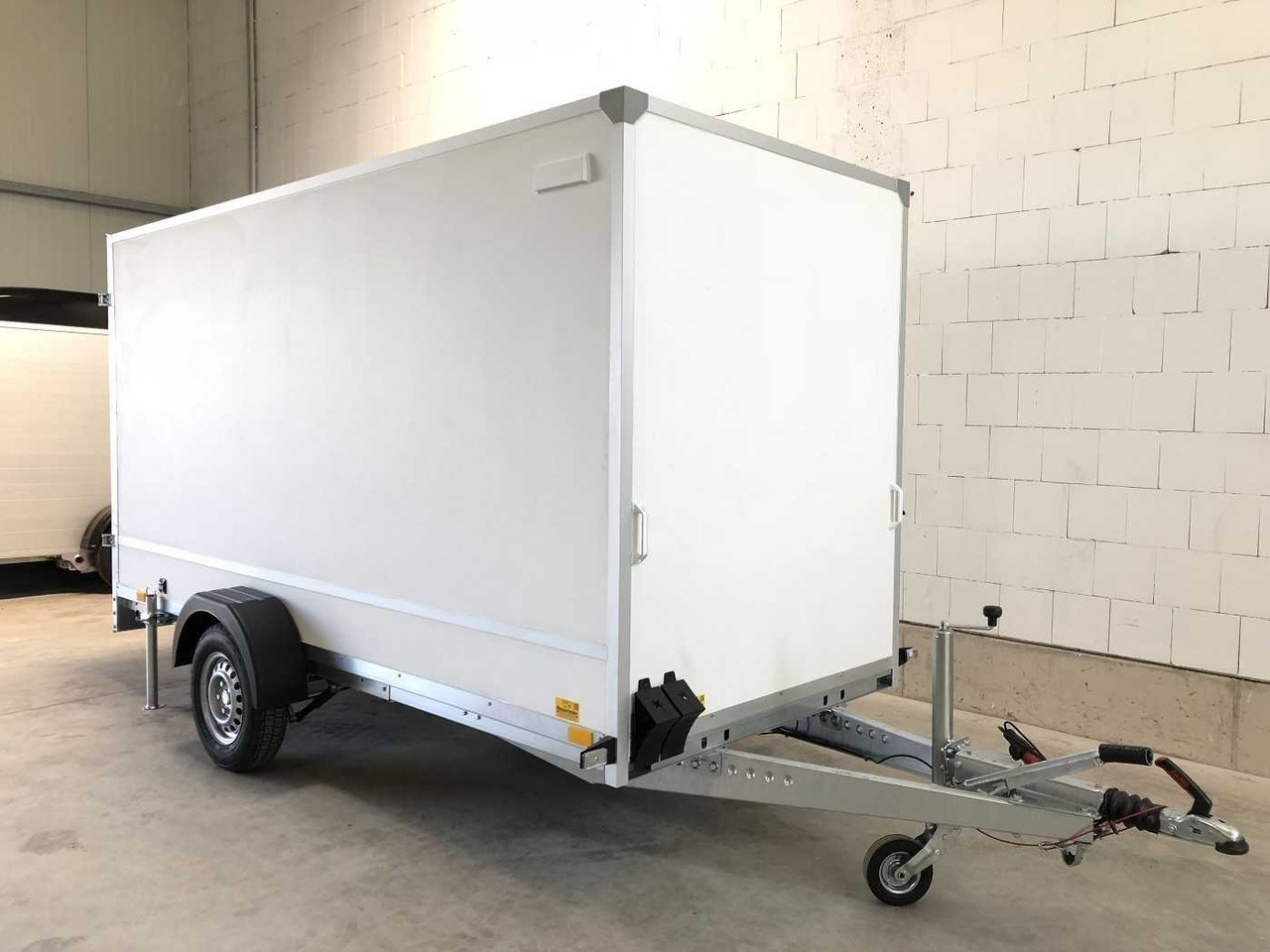 BLYSS F15336HD Kofferanhänger - Closed box trailer: picture 2 BLYSS F15336HD Kofferanhänger - Closed box trailer: picture 2
