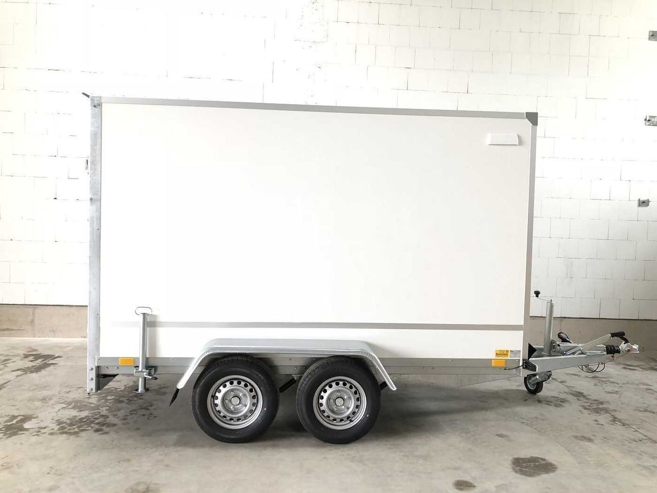 BLYSS F2030HTD Kofferanhänger - Closed box trailer: picture 1 BLYSS F2030HTD Kofferanhänger - Closed box trailer: picture 1