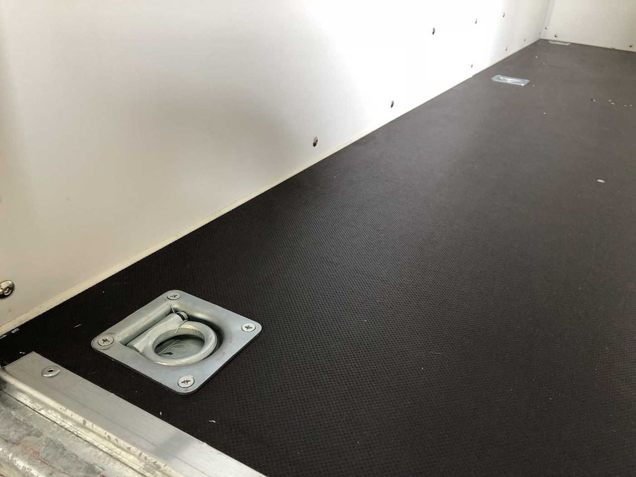 New Closed box trailer BLYSS F2030HTD Seitentür Kofferanhänger: picture 19