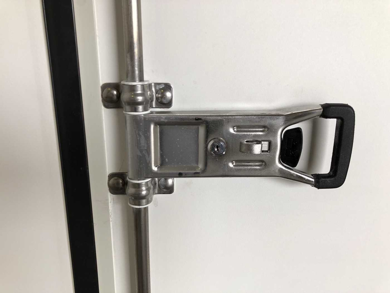 New Closed box trailer BLYSS F2030HTD Seitentür Kofferanhänger: picture 11