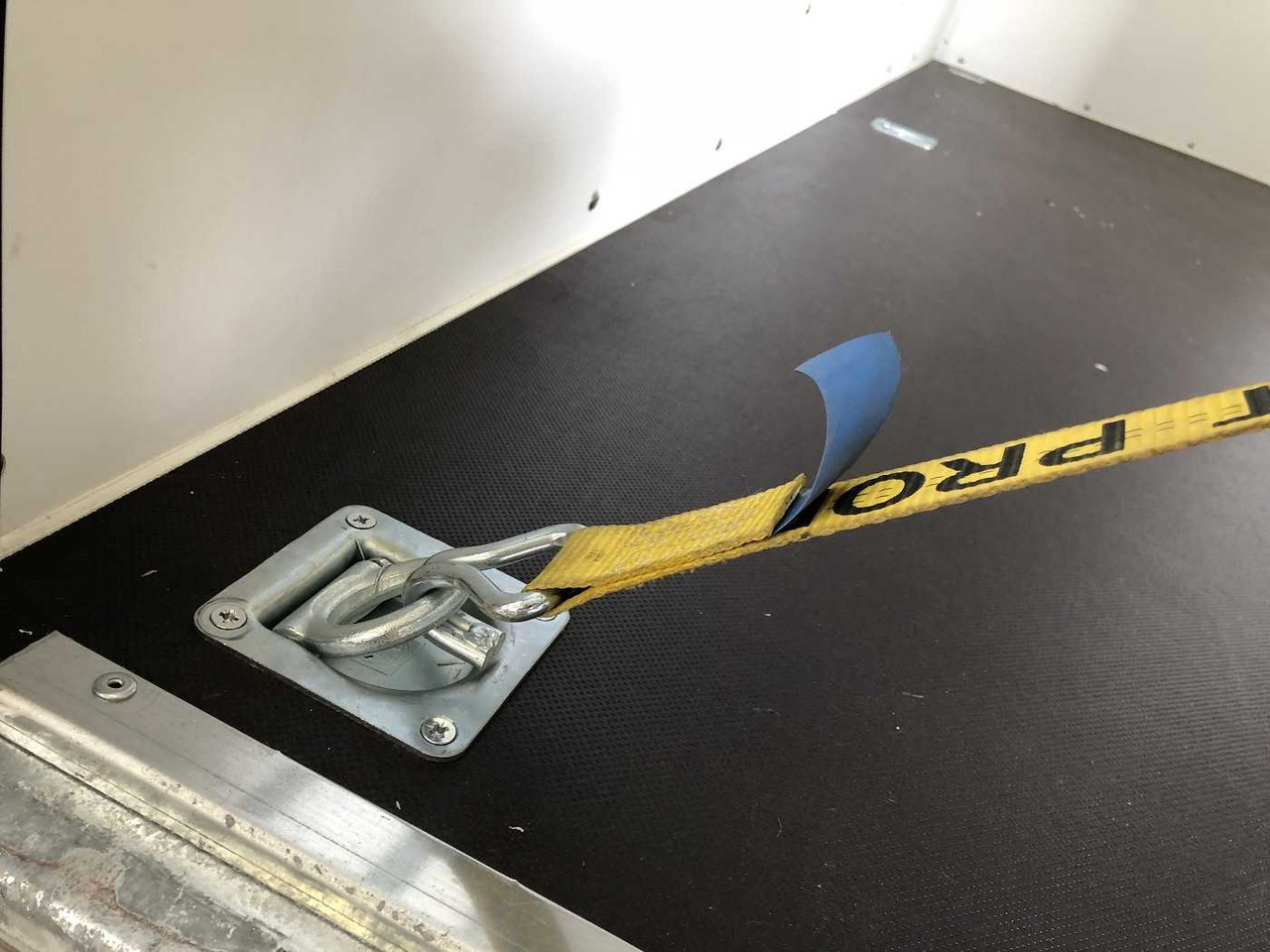 New Closed box trailer BLYSS F2030HTD Seitentür Kofferanhänger: picture 18