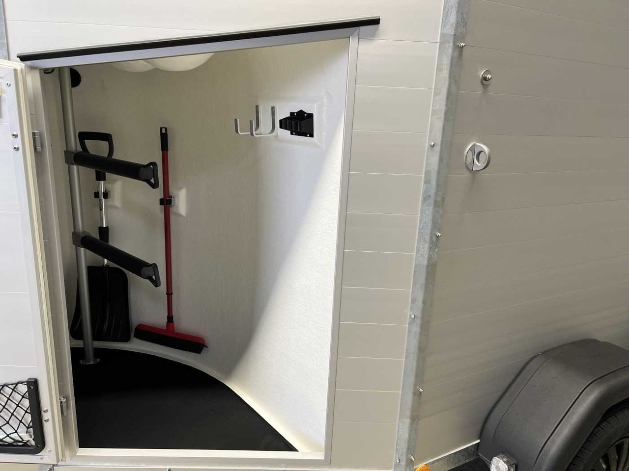 New Horse trailer BOECKMANN Champion Esprit silver+blackSK Pferdeanhänger: picture 20