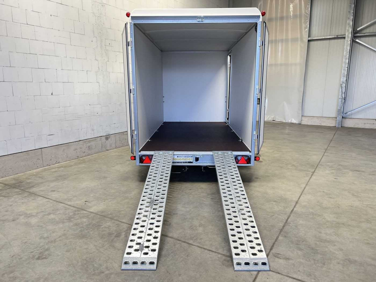 BOECKMANN KT 4018/27 H Eco XXL Tür Ramp Kofferanhänger - Closed box trailer: picture 2 BOECKMANN KT 4018/27 H Eco XXL Tür Ramp Kofferanhänger - Closed box trailer: picture 2