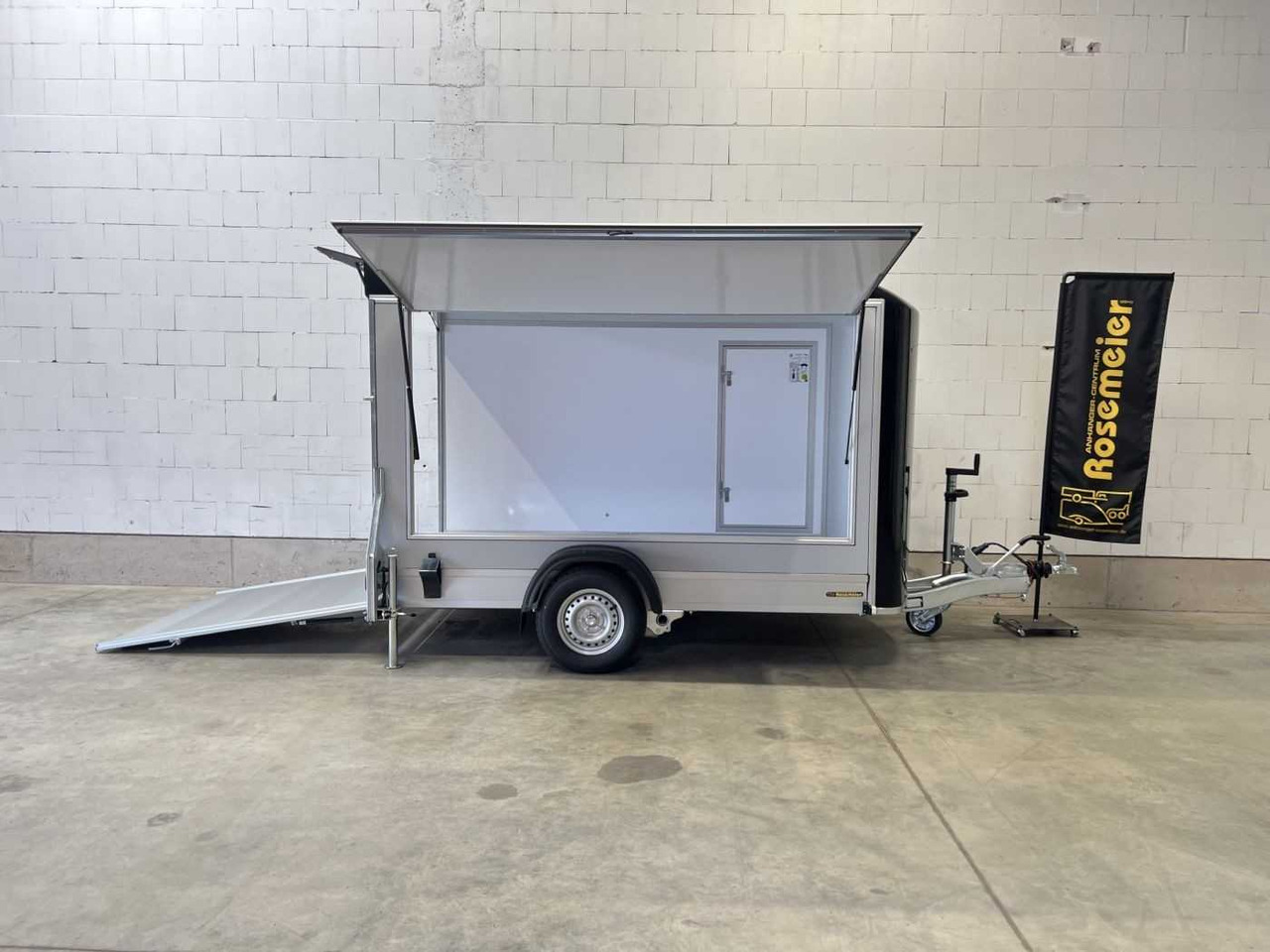 CHEVAL LIBERTE DEBON C300 Roadster Verk.Kl Tür Kofferanhänger - Vending trailer: picture 1 CHEVAL LIBERTE DEBON C300 Roadster Verk.Kl Tür Kofferanhänger - Vending trailer: picture 1