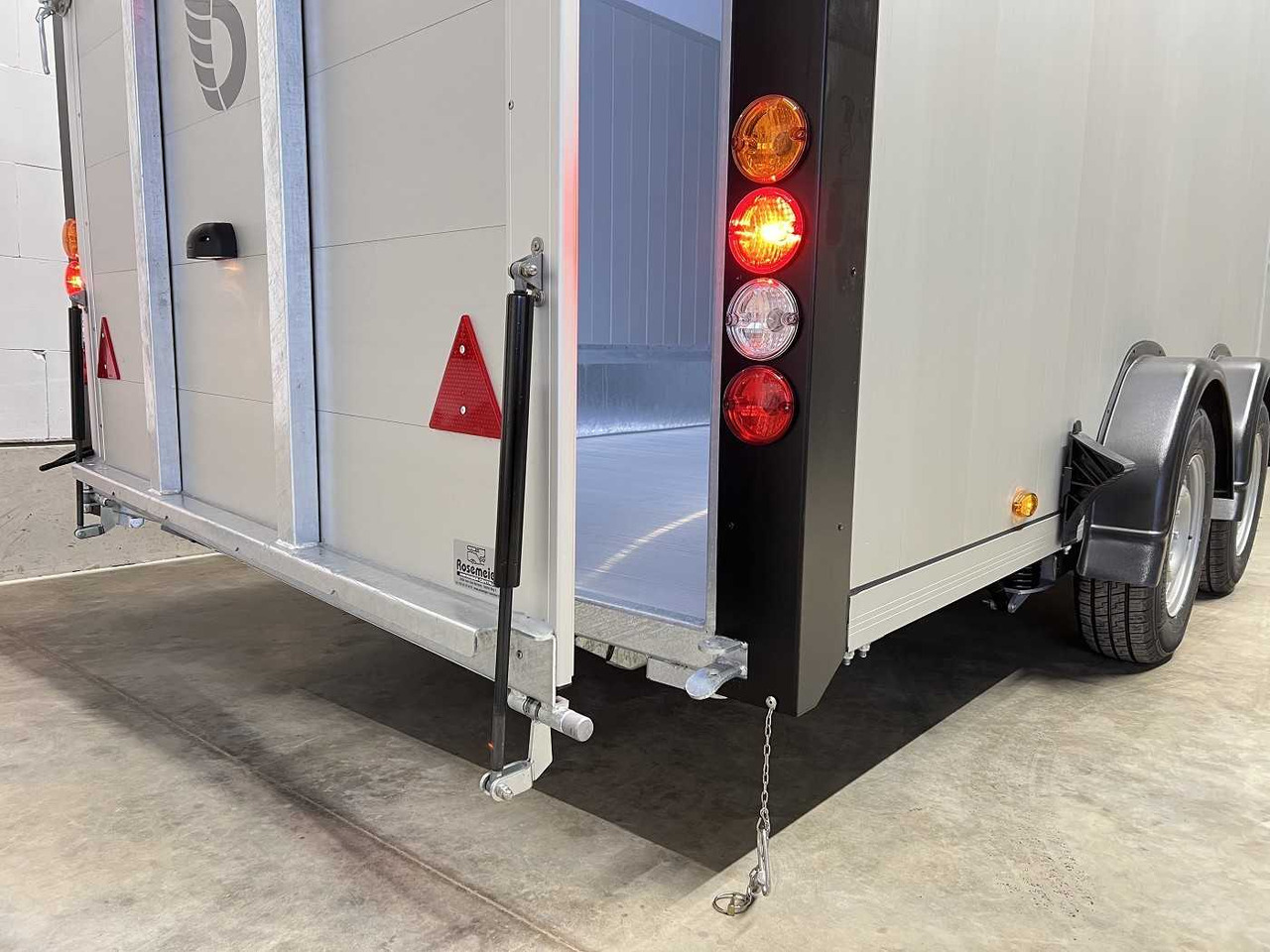 New Closed box trailer CHEVAL LIBERTE DEBON C900 Roadster Kofferanhänger: picture 6 New Closed box trailer CHEVAL LIBERTE DEBON C900 Roadster Kofferanhänger: picture 6