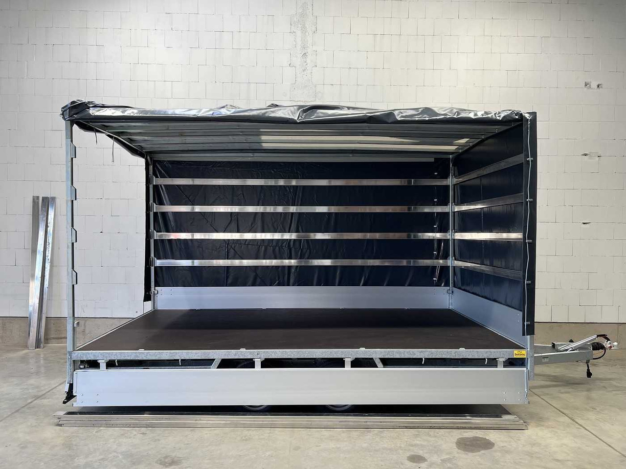 HULCO Medax-2 3000 Plane Hochlader - Curtainsider trailer: picture 3 HULCO Medax-2 3000 Plane Hochlader - Curtainsider trailer: picture 3