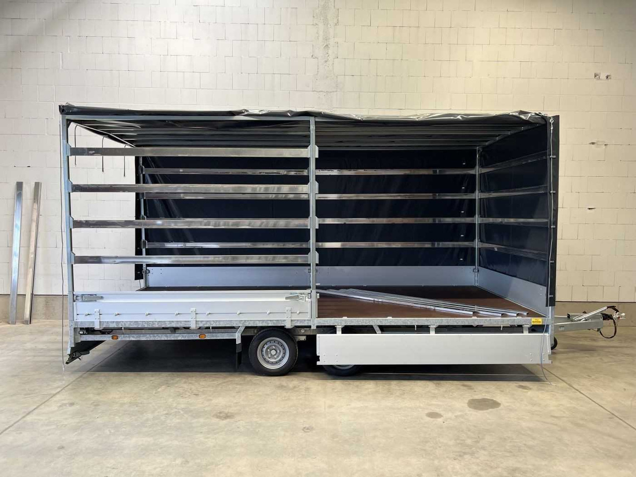 HULCO Medax-2 3000 Plane Hochlader - Curtainsider trailer: picture 3 HULCO Medax-2 3000 Plane Hochlader - Curtainsider trailer: picture 3