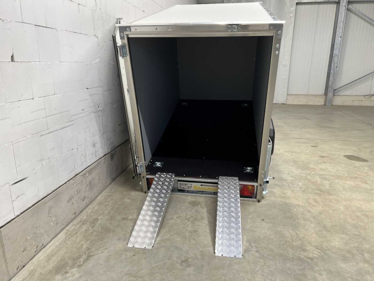 MARTZ Smart Kargo 232 0,75T Kofferanhänger - Motorcycle trailer: picture 3 MARTZ Smart Kargo 232 0,75T Kofferanhänger - Motorcycle trailer: picture 3