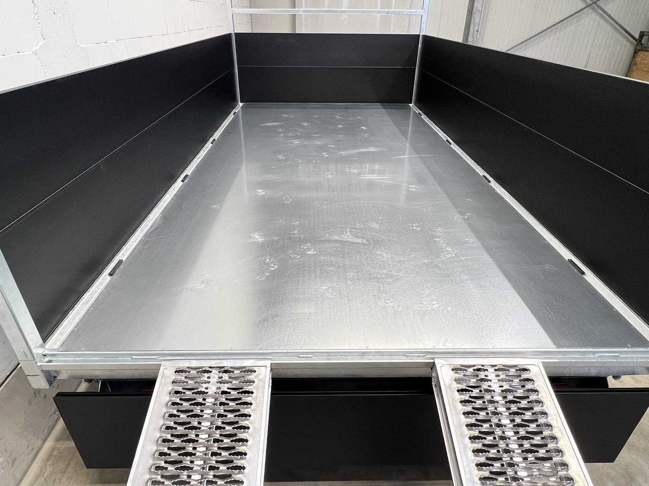 SARIS K3 356 184 3500 2 E Bl ED Spez Dreiseitenkipper - Tipper trailer: picture 5 SARIS K3 356 184 3500 2 E Bl ED Spez Dreiseitenkipper - Tipper trailer: picture 5