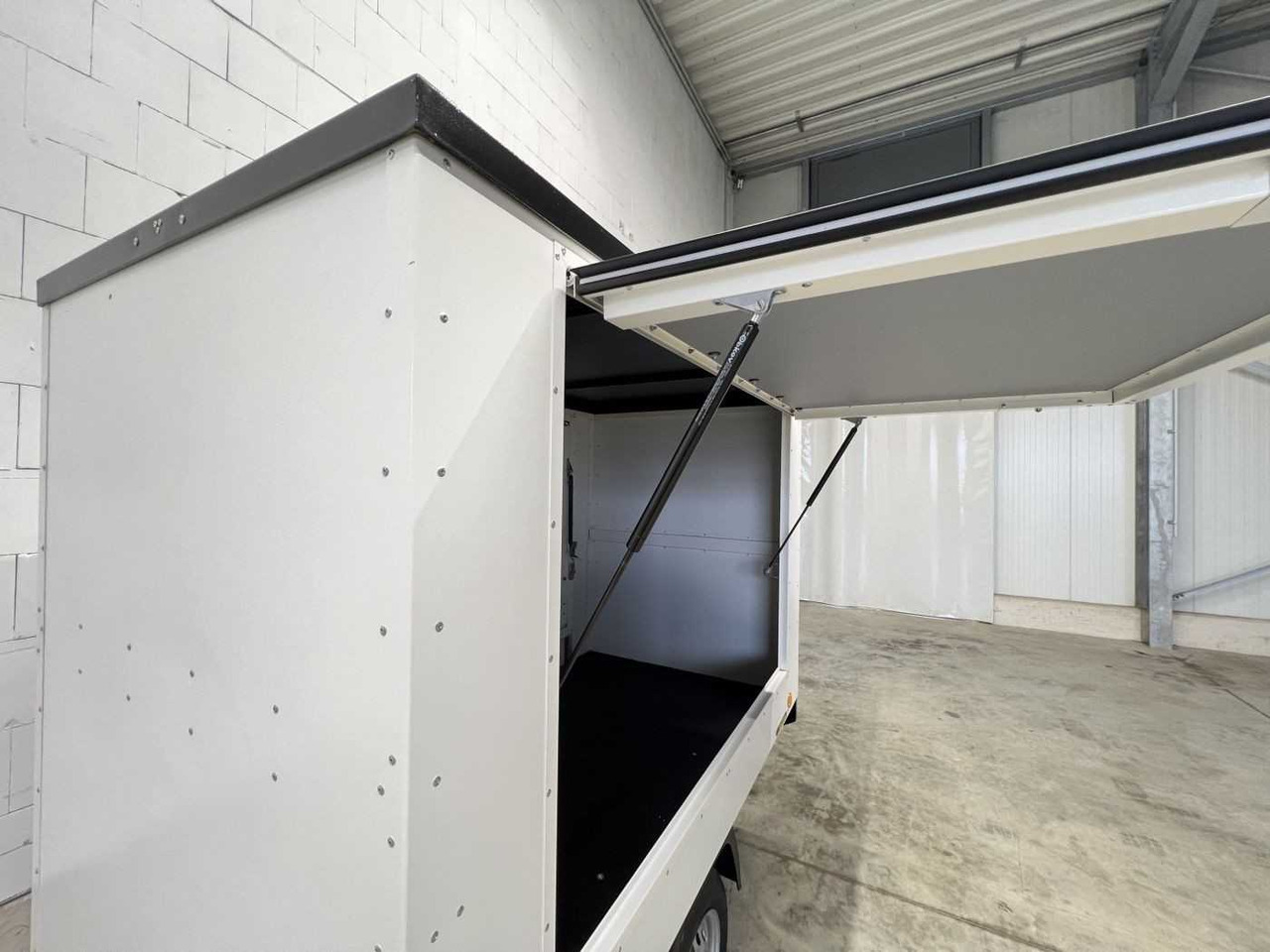 TPV HL-KT-EU2 mit 2 Aufstellklappe Verkaufsanhänger - Vending trailer: picture 5 TPV HL-KT-EU2 mit 2 Aufstellklappe Verkaufsanhänger - Vending trailer: picture 5