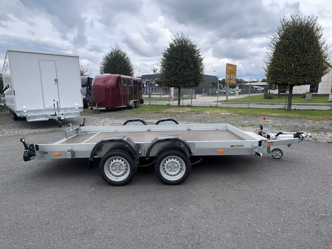 VEZEKO Husky FB 35.35 Absenker - Motorcycle trailer: picture 5 VEZEKO Husky FB 35.35 Absenker - Motorcycle trailer: picture 5