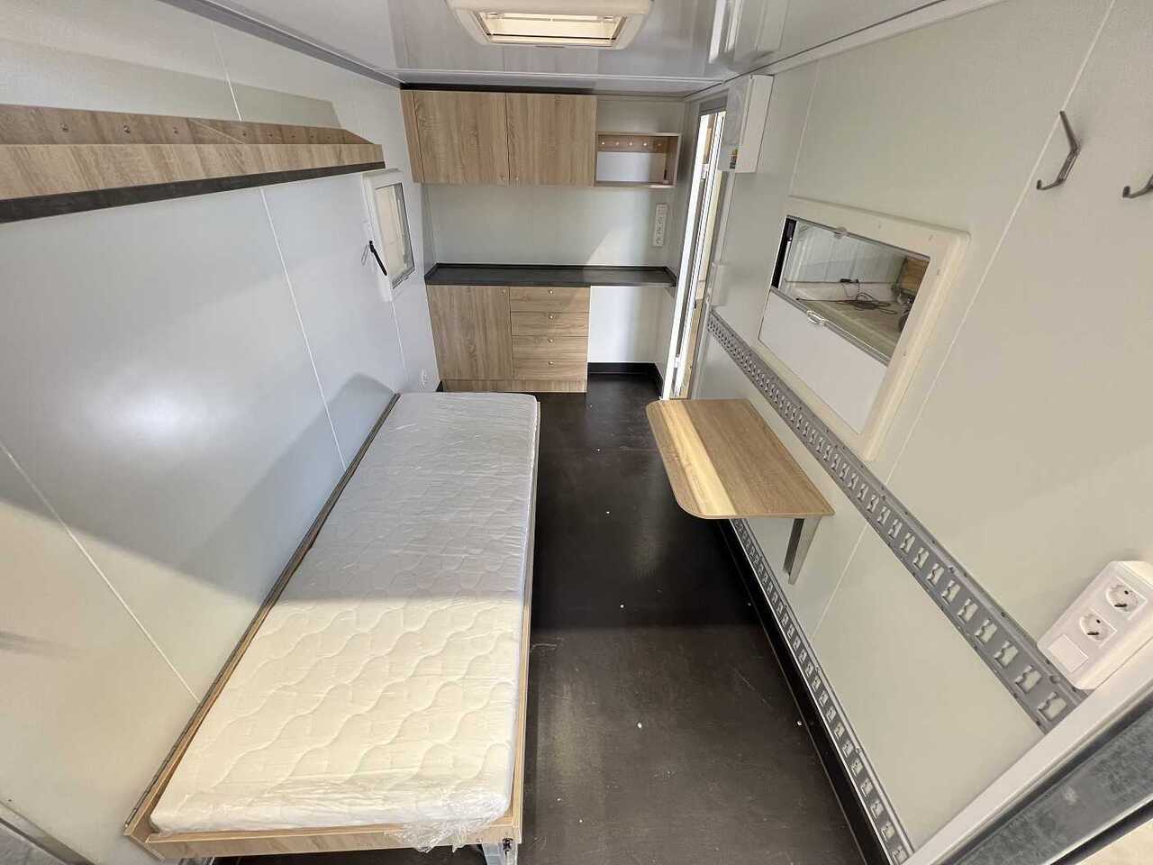 New Closed box trailer VEZEKO TK C 27.35 Camp Multi Motorrad Camping: picture 9