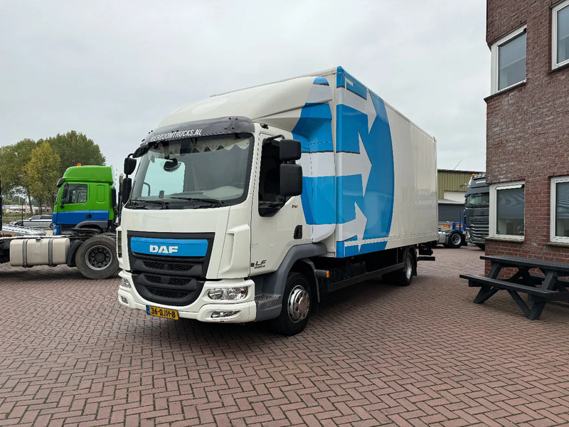 DAF LF 210 LF210 4X2 / Slaapcabine / 11.990KG / D'hollandia 1.50KG / DAF dealer onderhoud - Box truck: picture 2 DAF LF 210 LF210 4X2 / Slaapcabine / 11.990KG / D'hollandia 1.50KG / DAF dealer onderhoud - Box truck: picture 2