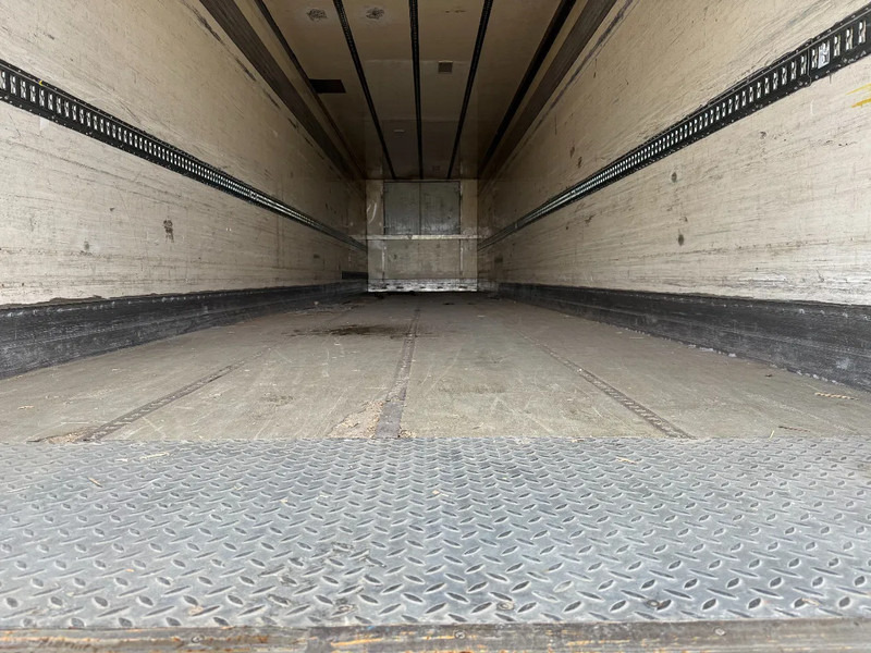 Fruehauf 2-Achse Isokoffer mit Lenkachse und LBW Reifen 90% - Closed box semi-trailer: picture 5 Fruehauf 2-Achse Isokoffer mit Lenkachse und LBW Reifen 90% - Closed box semi-trailer: picture 5