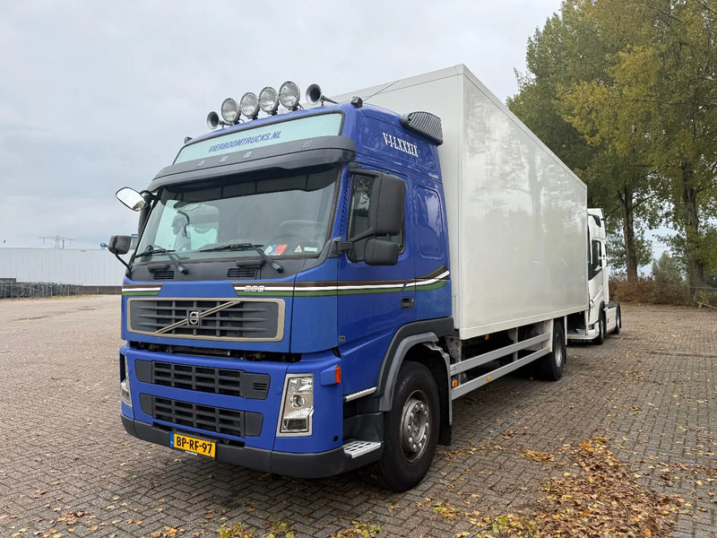 Volvo FM9-260 4X2 / Schaltgetriebe / Koffer mit Ladebordwand / Schaltgetriebe / Euro3 - Box truck: picture 1 Volvo FM9-260 4X2 / Schaltgetriebe / Koffer mit Ladebordwand / Schaltgetriebe / Euro3 - Box truck: picture 1