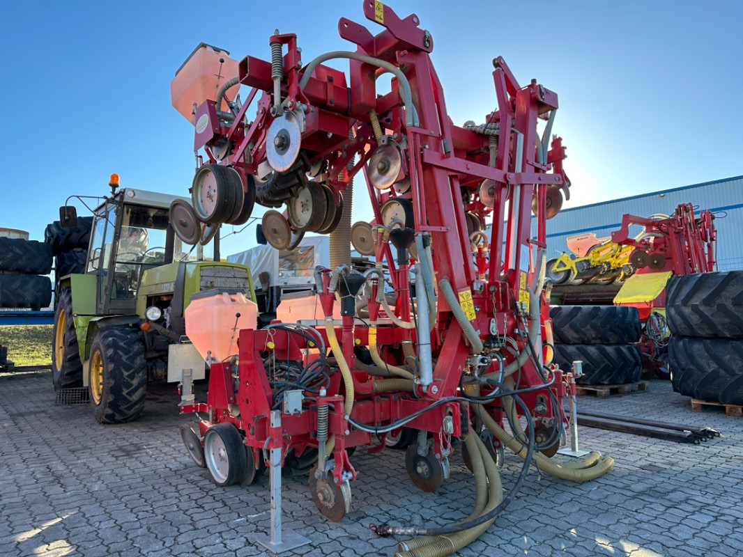 Seed drill Becker Aeromat 8 DTE E-Motion: picture 15