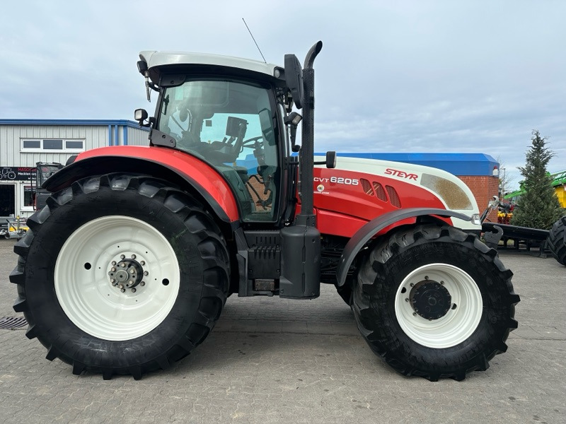 Steyr CVT 6205 - Farm tractor: picture 1 Steyr CVT 6205 - Farm tractor: picture 1