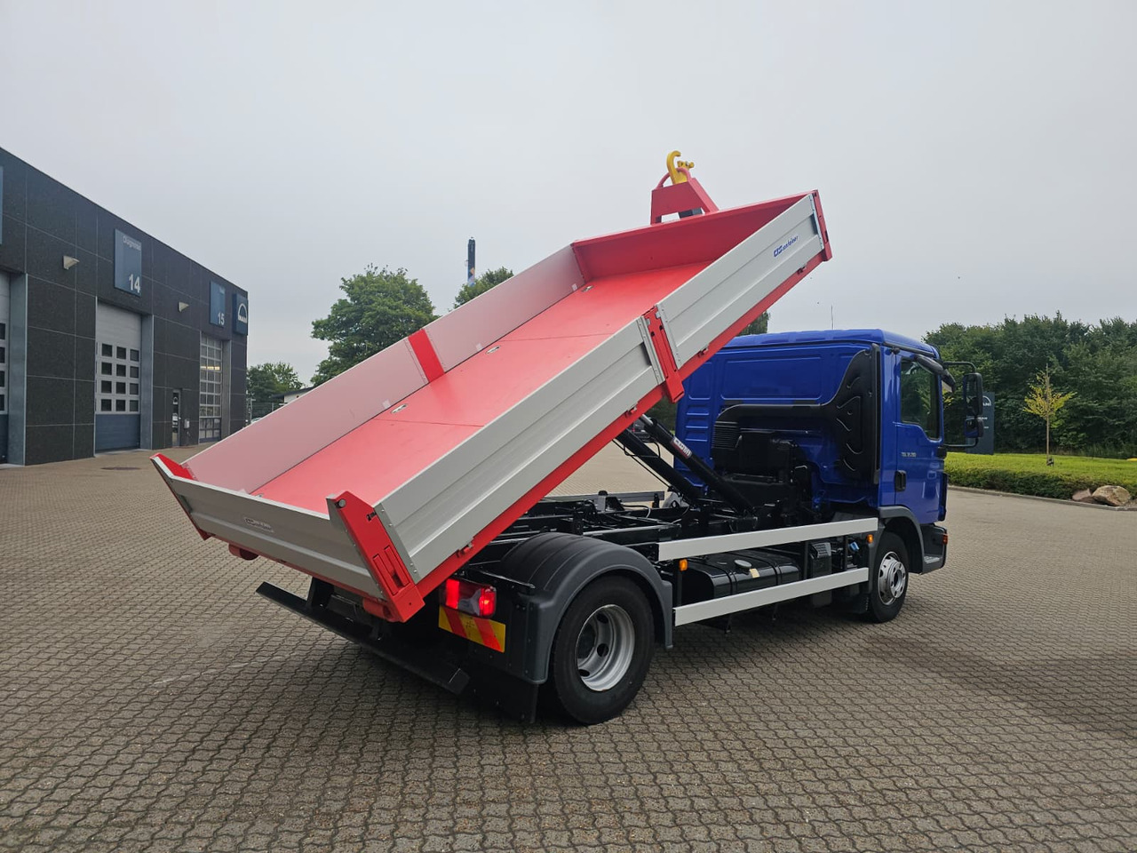 MAN TGL 12.190 BL - Hook lift truck: picture 4 MAN TGL 12.190 BL - Hook lift truck: picture 4