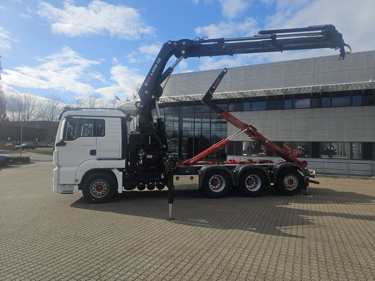 MAN TGS 35.500 - Container transporter/ Swap body truck, Crane truck: picture 3 MAN TGS 35.500 - Container transporter/ Swap body truck, Crane truck: picture 3