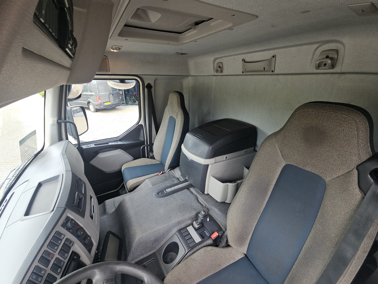 Volvo FE320 - Refrigerator truck: picture 5 Volvo FE320 - Refrigerator truck: picture 5