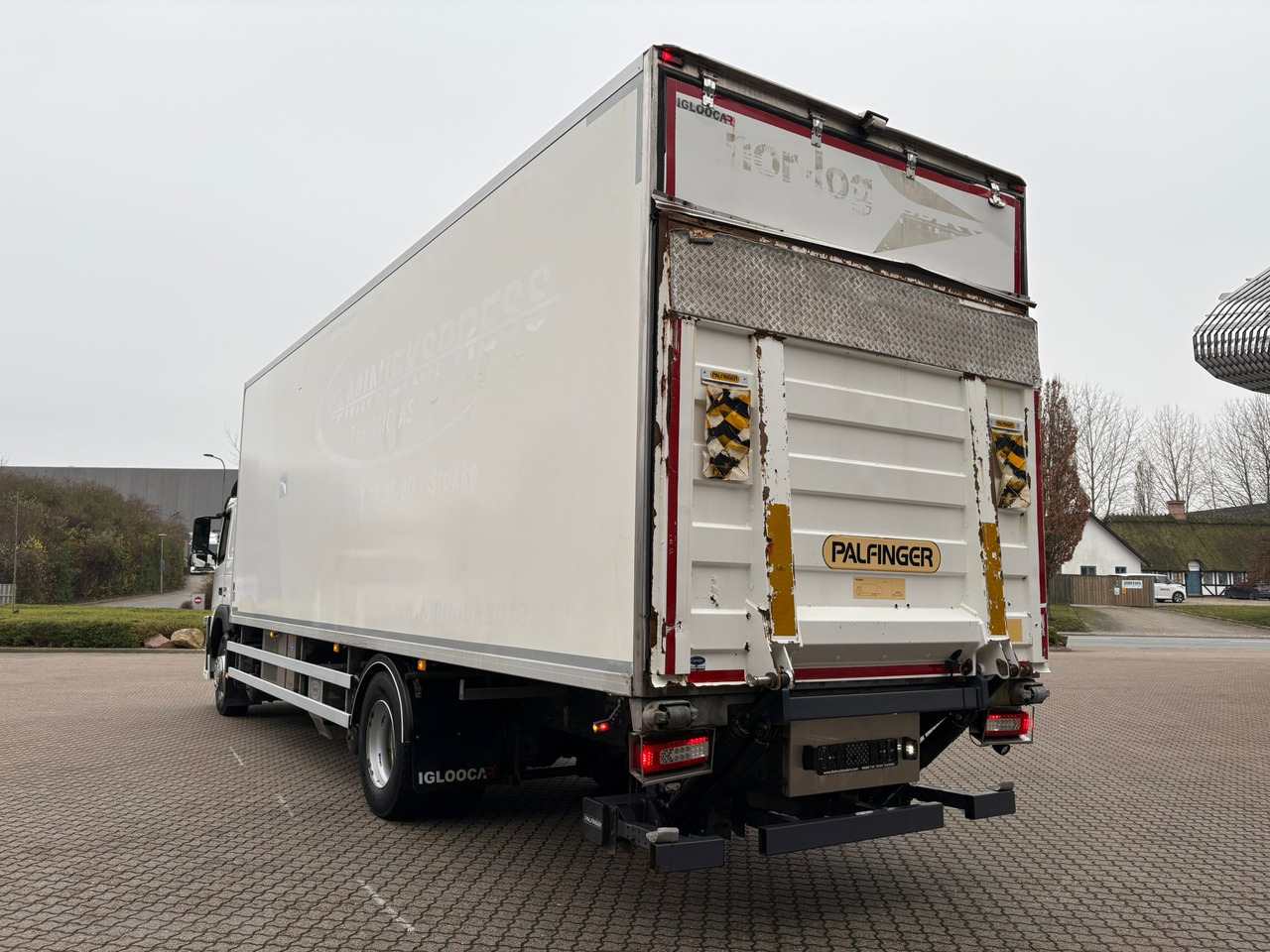 Volvo FM330 - Refrigerator truck: picture 4 Volvo FM330 - Refrigerator truck: picture 4