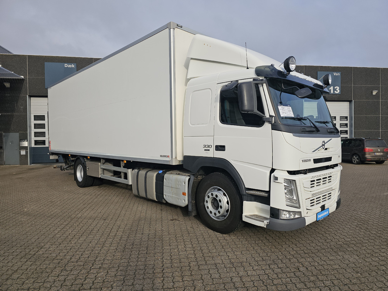 Volvo FM330 - Refrigerator truck: picture 2 Volvo FM330 - Refrigerator truck: picture 2