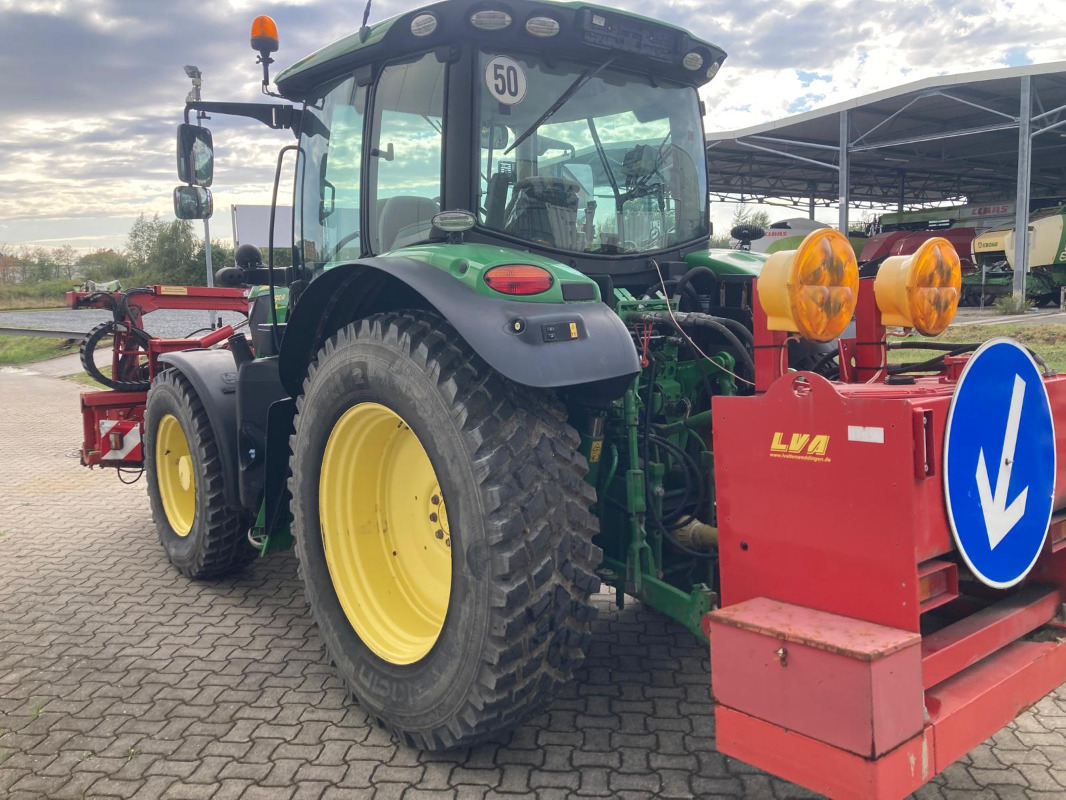 Farm tractor John Deere 6110R: picture 6